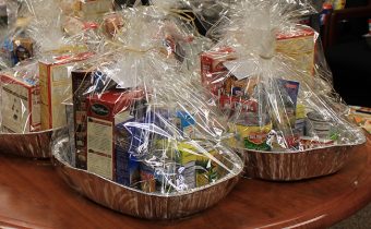 Un banquete para nuestros niños y familias